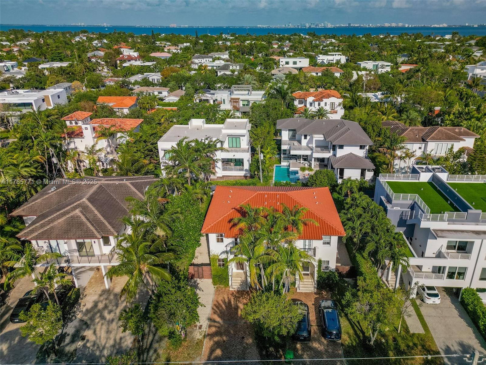 TROPICAL ISLE HOMES SUB 1 - Residential