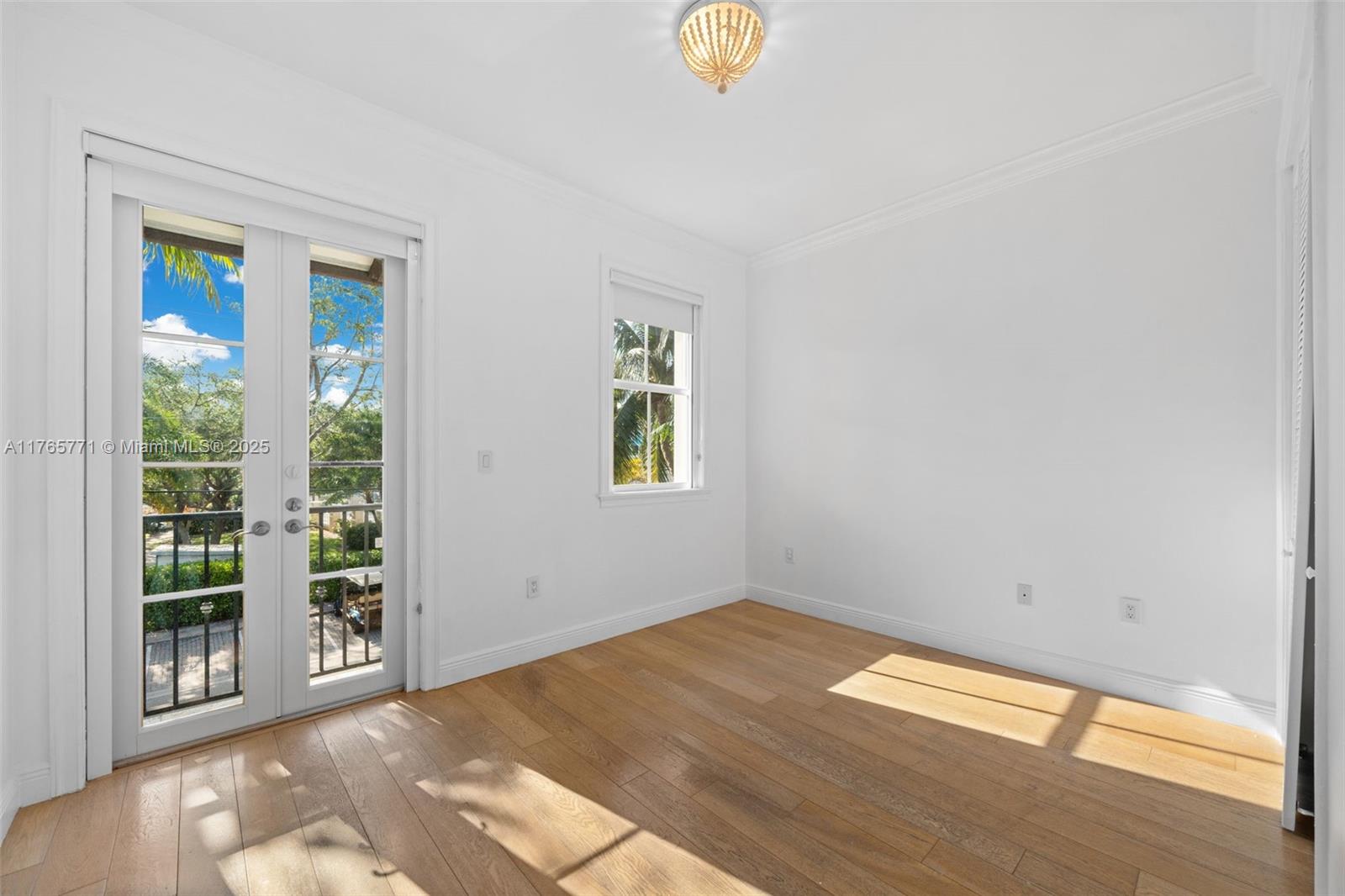 TROPICAL ISLE HOMES SUB 1 - Residential