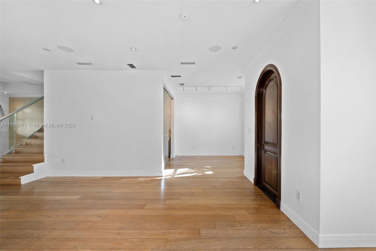 TROPICAL ISLE HOMES SUB 1 - Residential