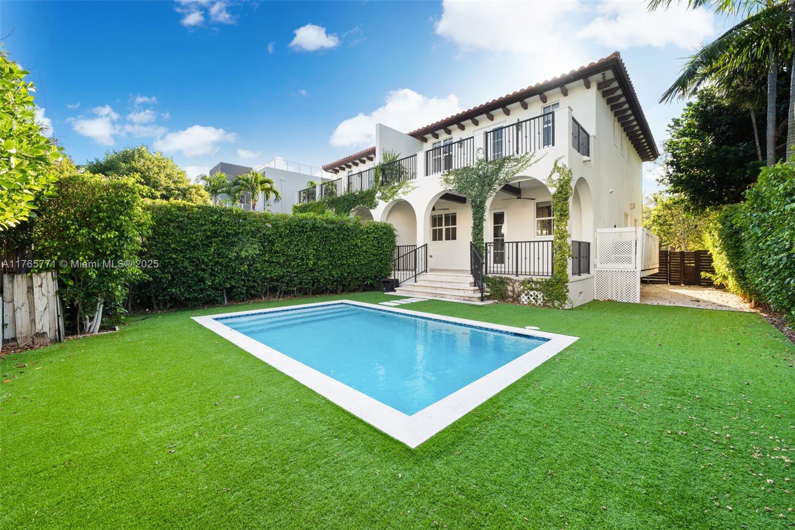 TROPICAL ISLE HOMES SUB 1 - Residential