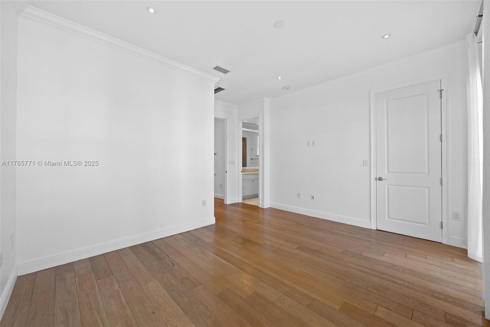 TROPICAL ISLE HOMES SUB 1 - Residential