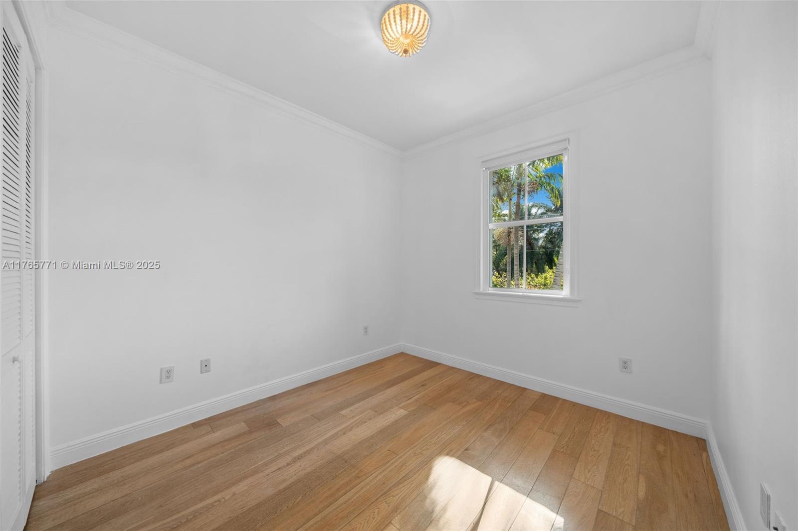 TROPICAL ISLE HOMES SUB 1 - Residential