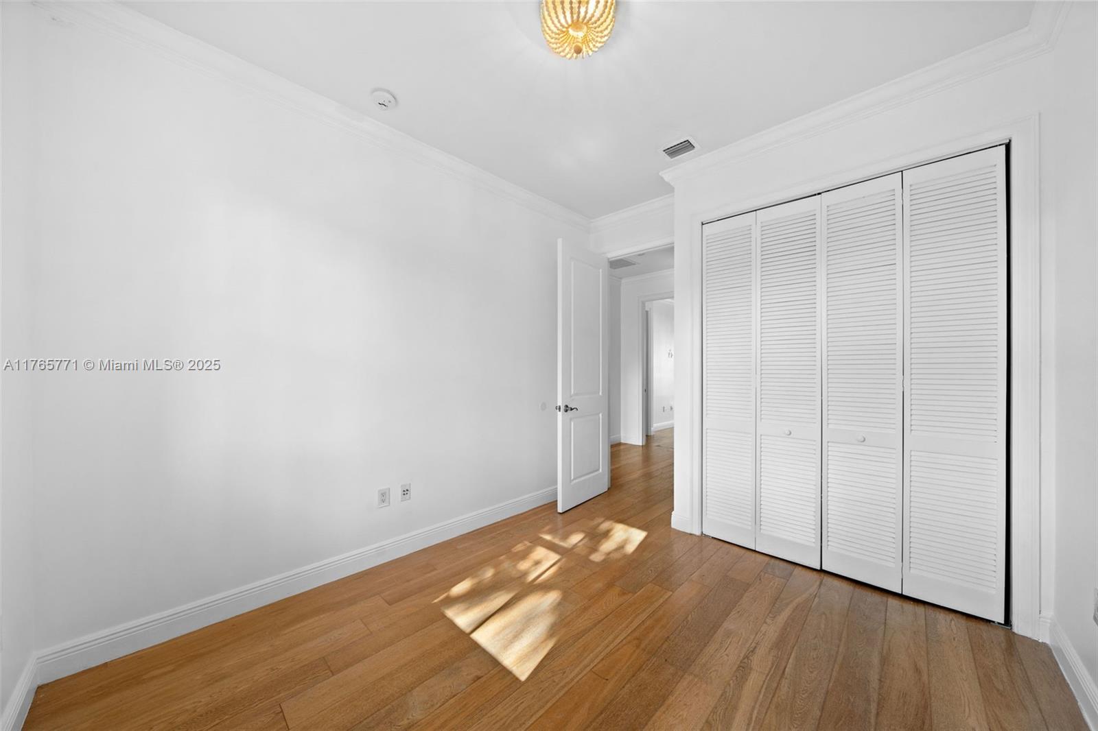 TROPICAL ISLE HOMES SUB 1 - Residential