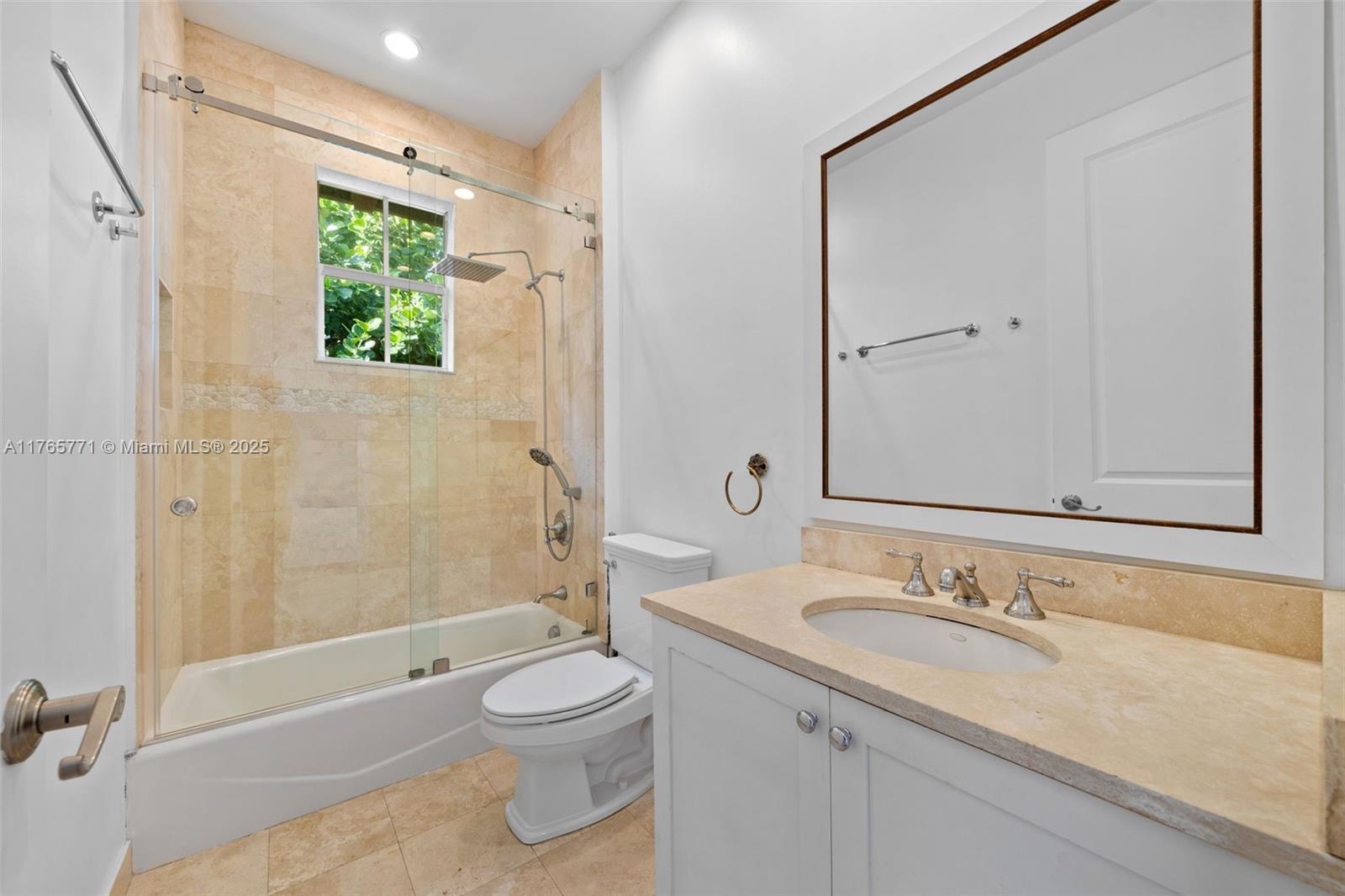 TROPICAL ISLE HOMES SUB 1 - Residential