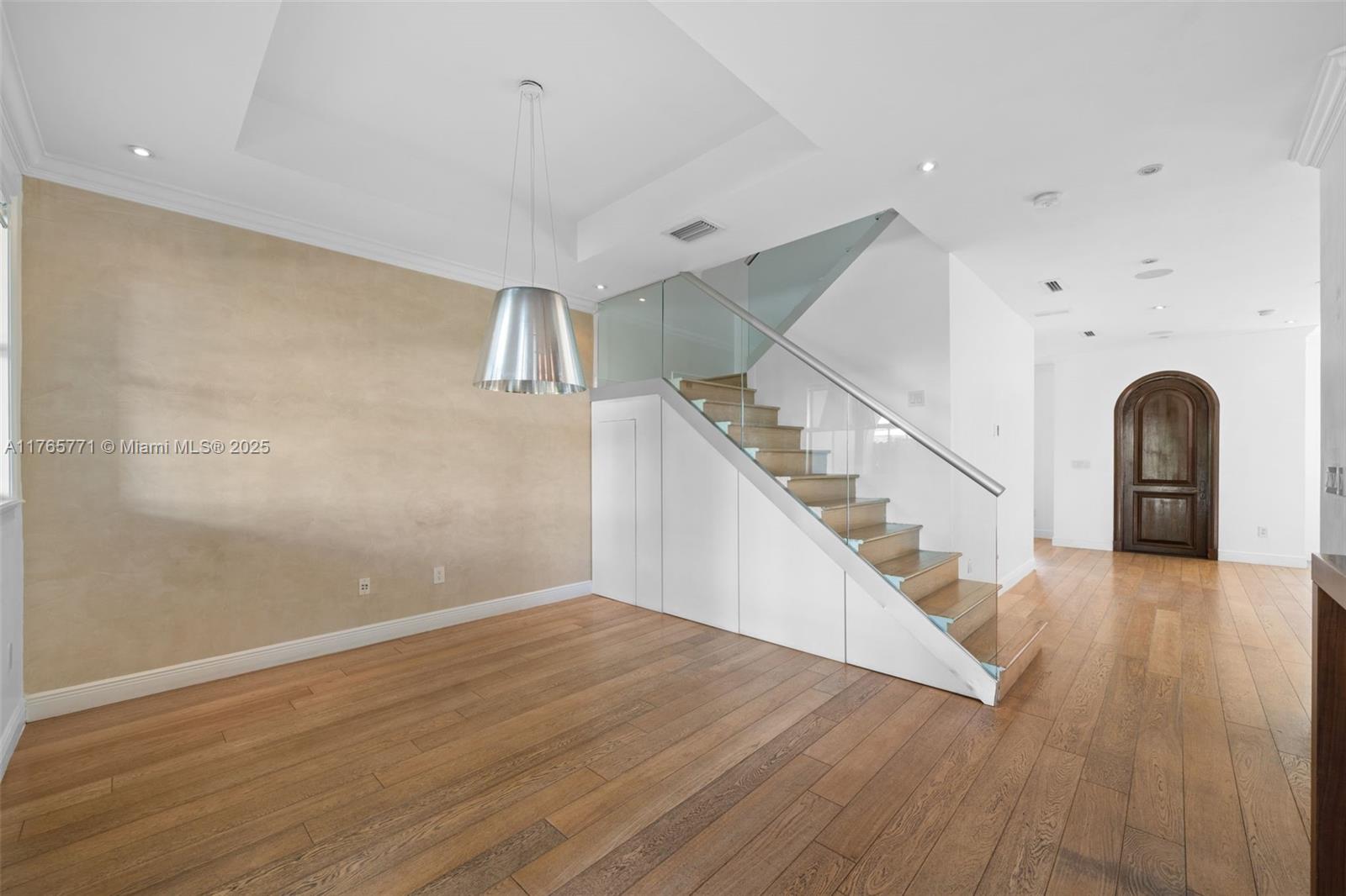 TROPICAL ISLE HOMES SUB 1 - Residential