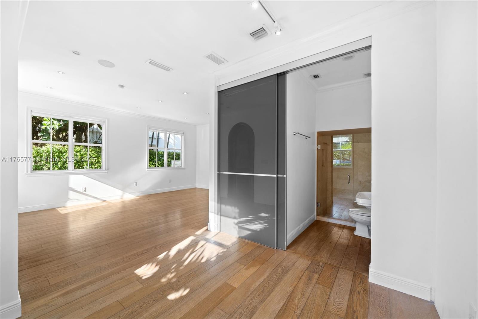 TROPICAL ISLE HOMES SUB 1 - Residential