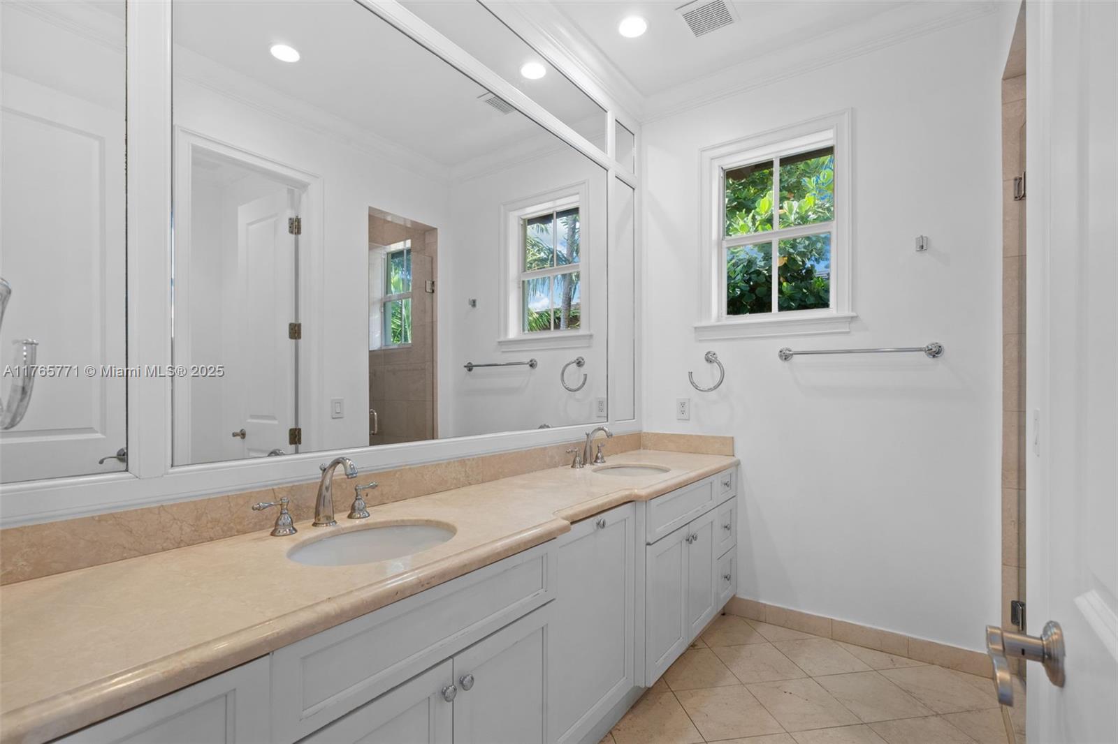 TROPICAL ISLE HOMES SUB 1 - Residential