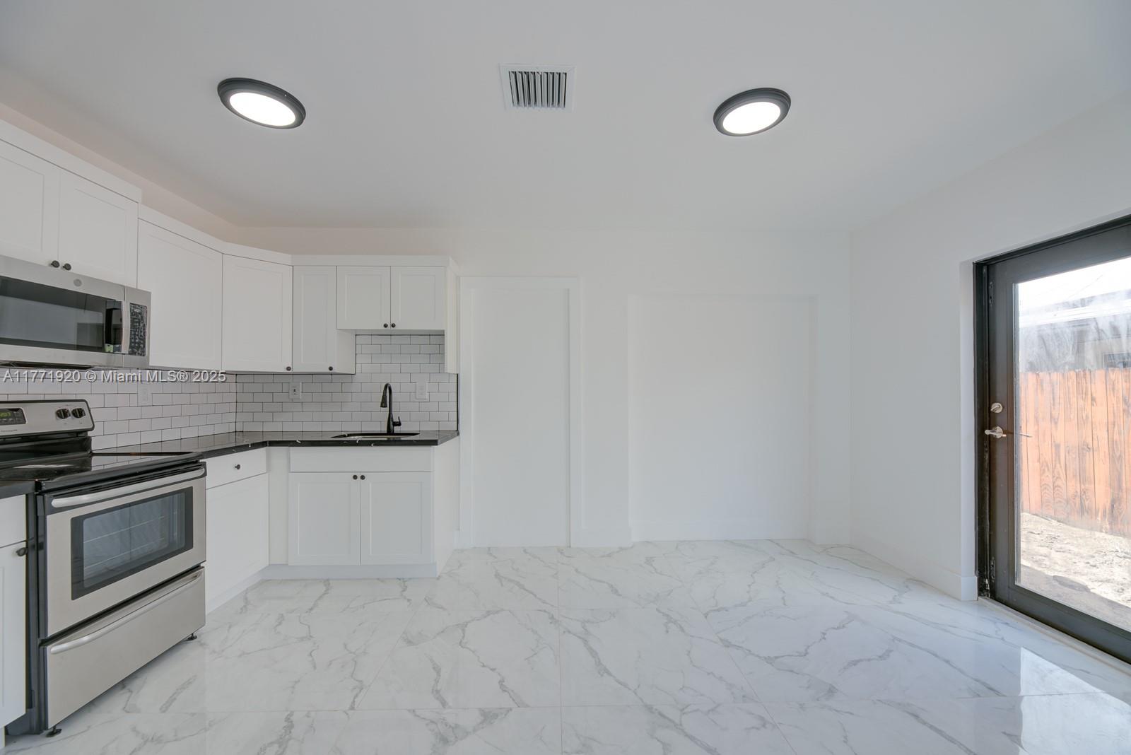 650 E 65th St FRONT