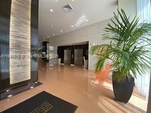 VENTURE AT AVENTURA WEST - Residential Lease