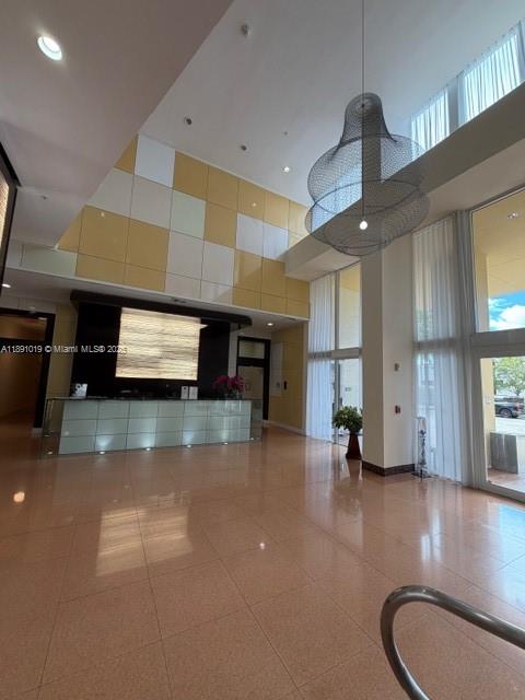 VENTURE AT AVENTURA WEST - Residential Lease