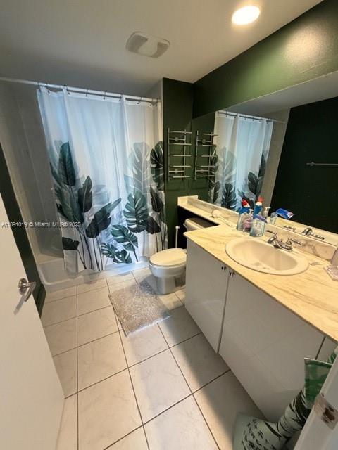 VENTURE AT AVENTURA WEST - Residential Lease