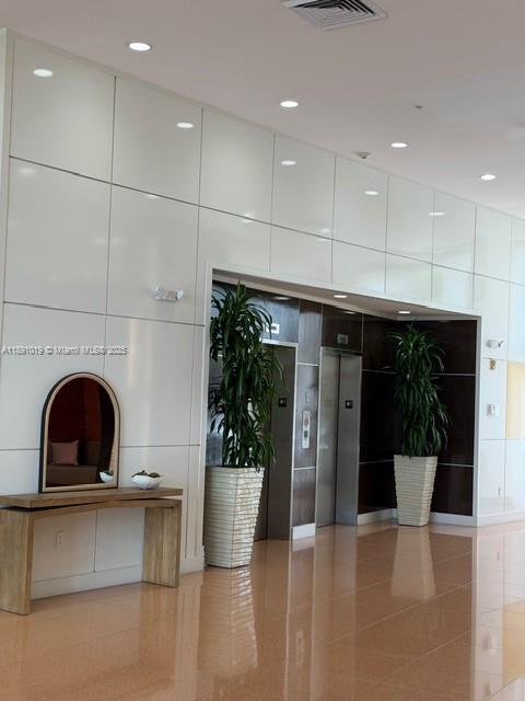 VENTURE AT AVENTURA WEST - Residential Lease