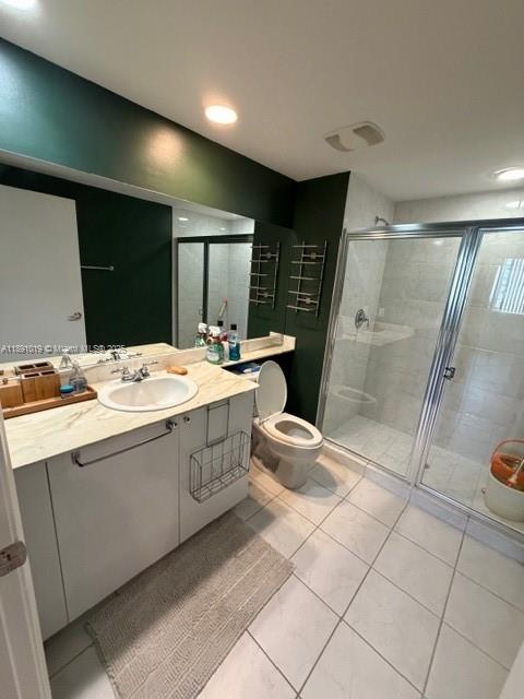 VENTURE AT AVENTURA WEST - Residential Lease