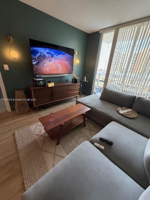 VENTURE AT AVENTURA WEST - Residential Lease