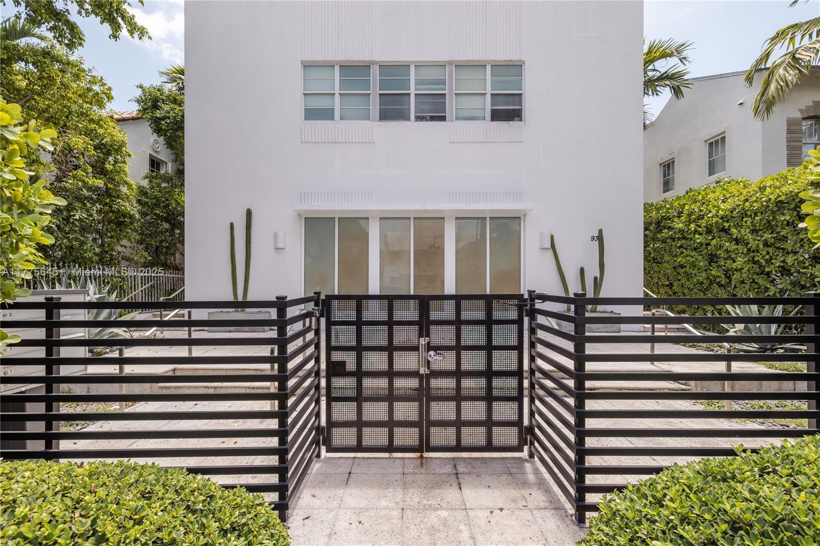 935 Euclid Ave 5
