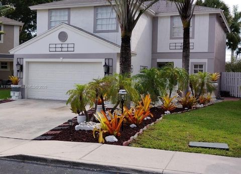 110 E Riverbend Dr Sunrise FL 33326