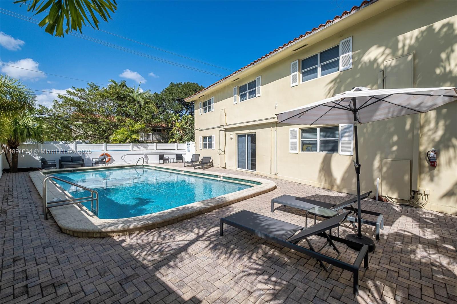 EVERGLADE LAND SALES CO - Residential Lease