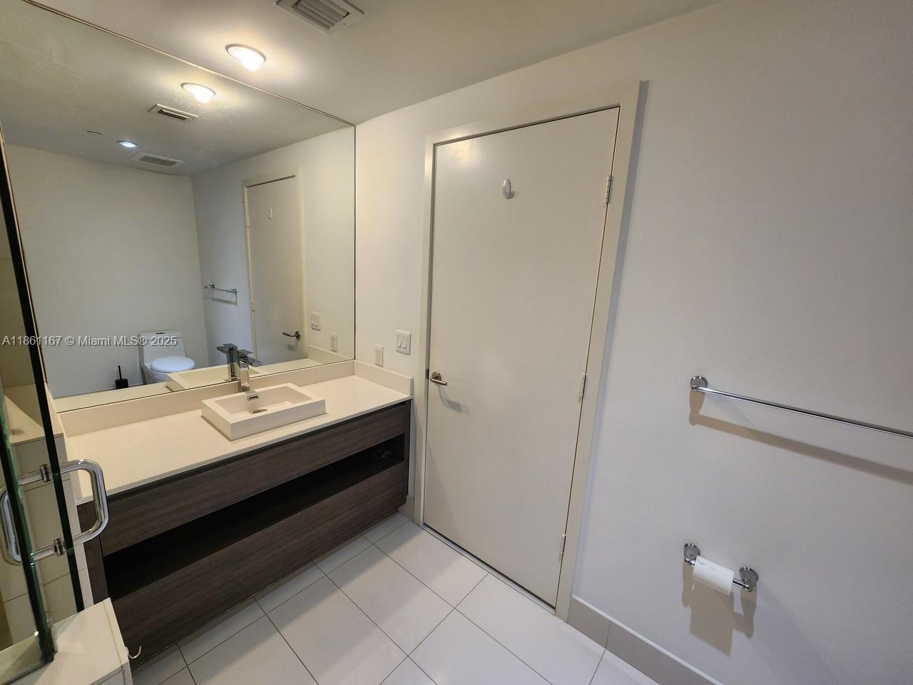 1100 MILLECENTO - Residential Lease