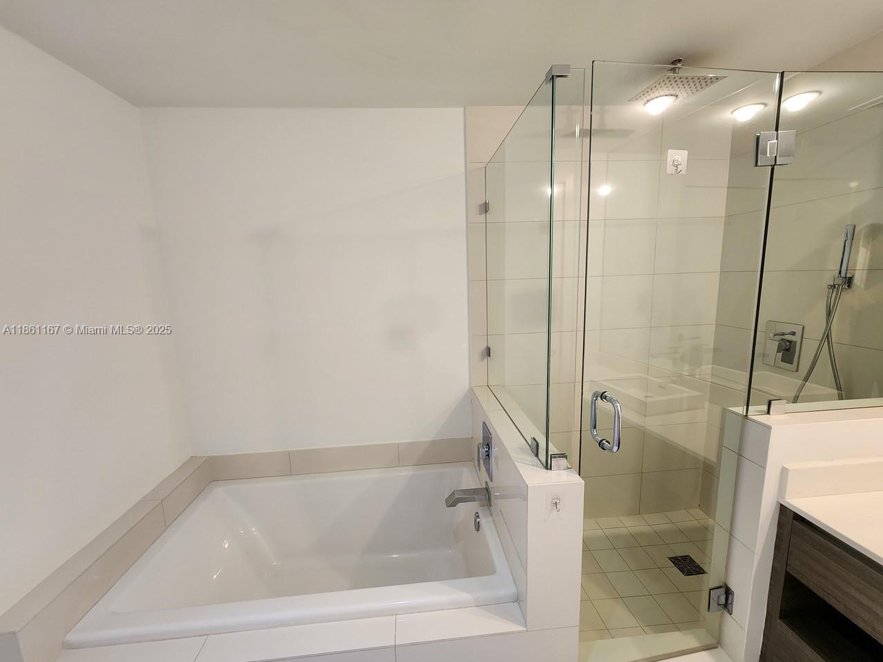 1100 MILLECENTO - Residential Lease