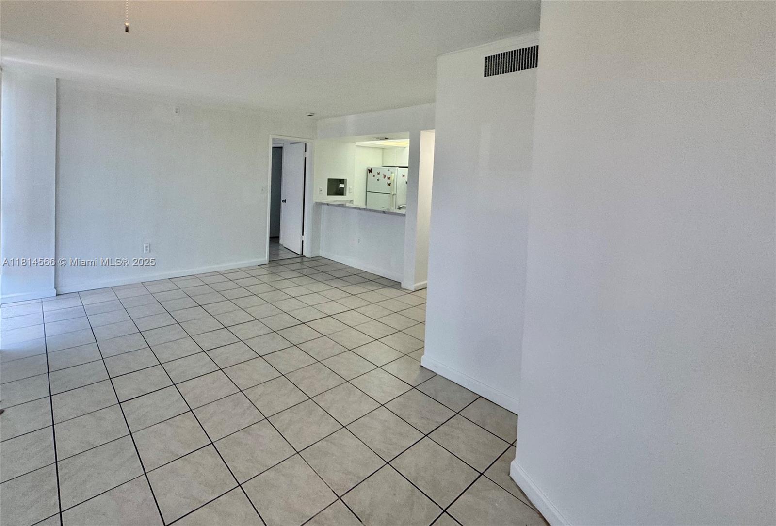 LAS BRISAS@ COUNTRY CLUB - Residential Lease