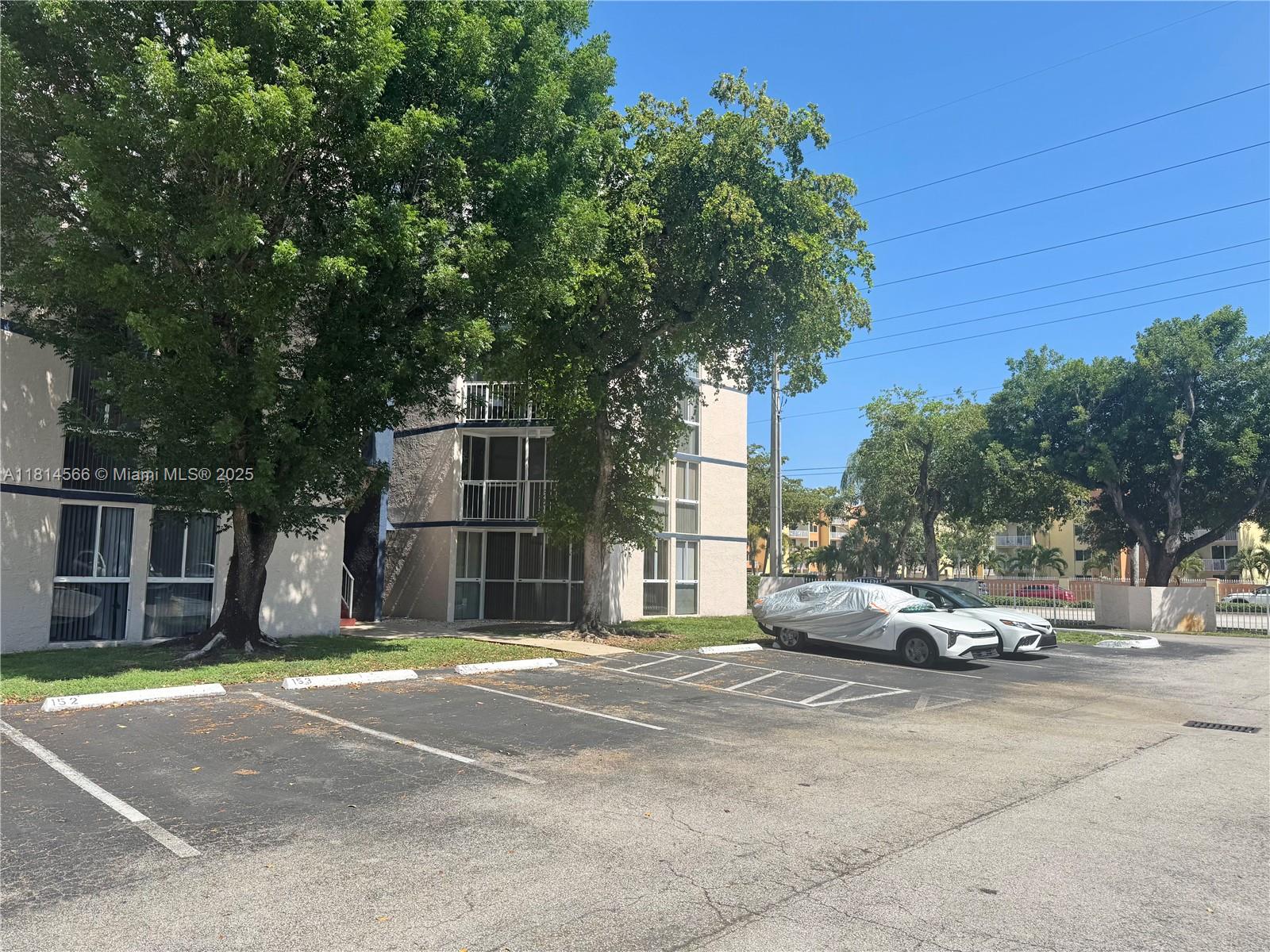 LAS BRISAS@ COUNTRY CLUB - Residential Lease