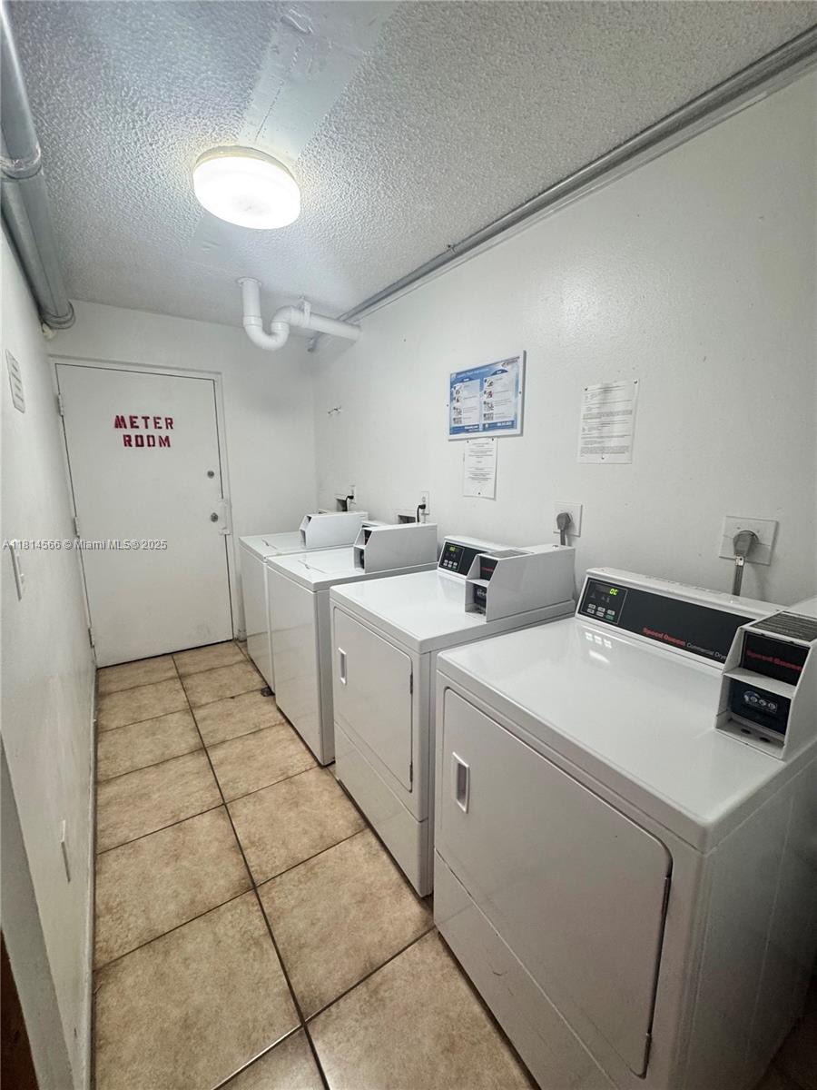LAS BRISAS@ COUNTRY CLUB - Residential Lease