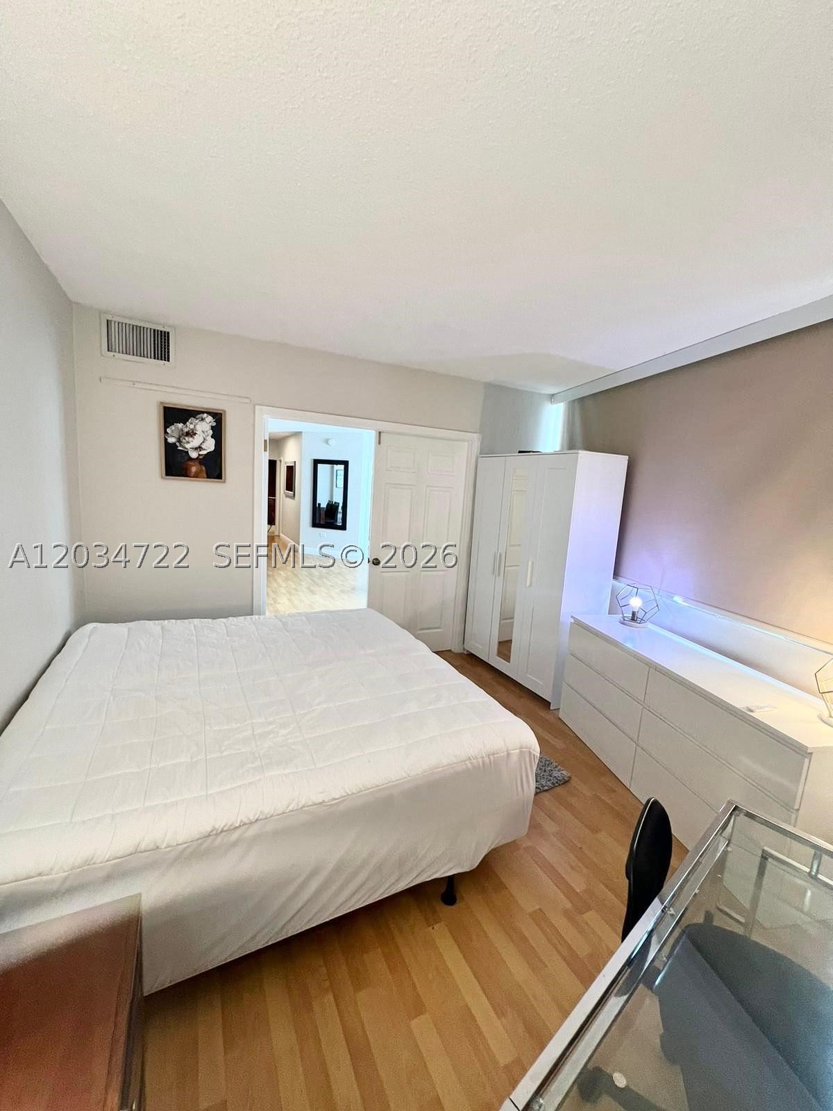 905 Brickell Bay Dr 1422