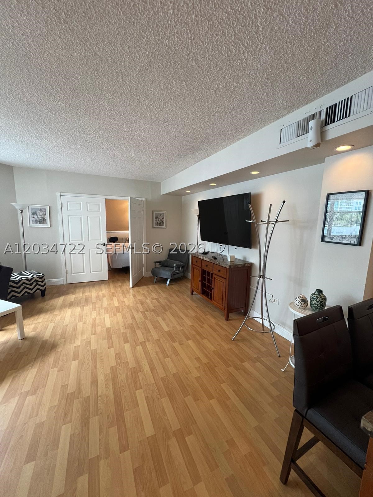 905 Brickell Bay Dr 1422