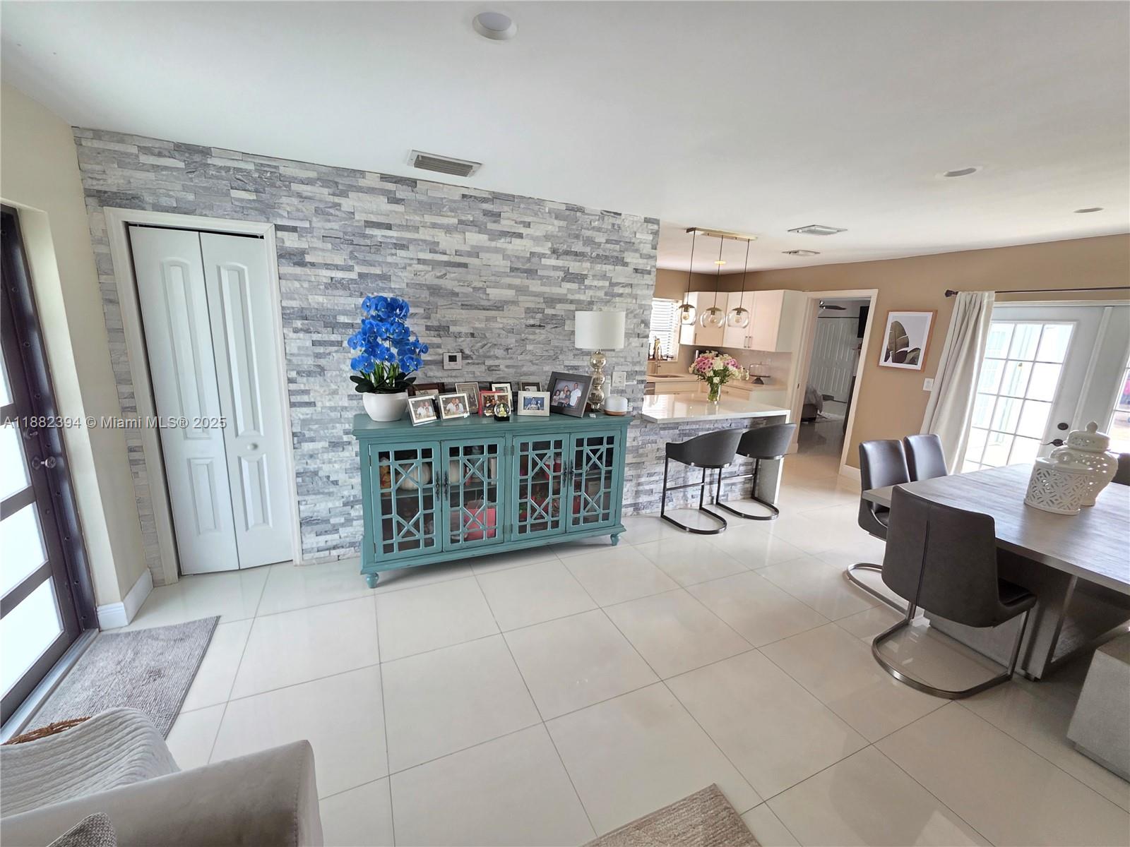 CAROL CITY GDNS 1ST ADDN - Residential