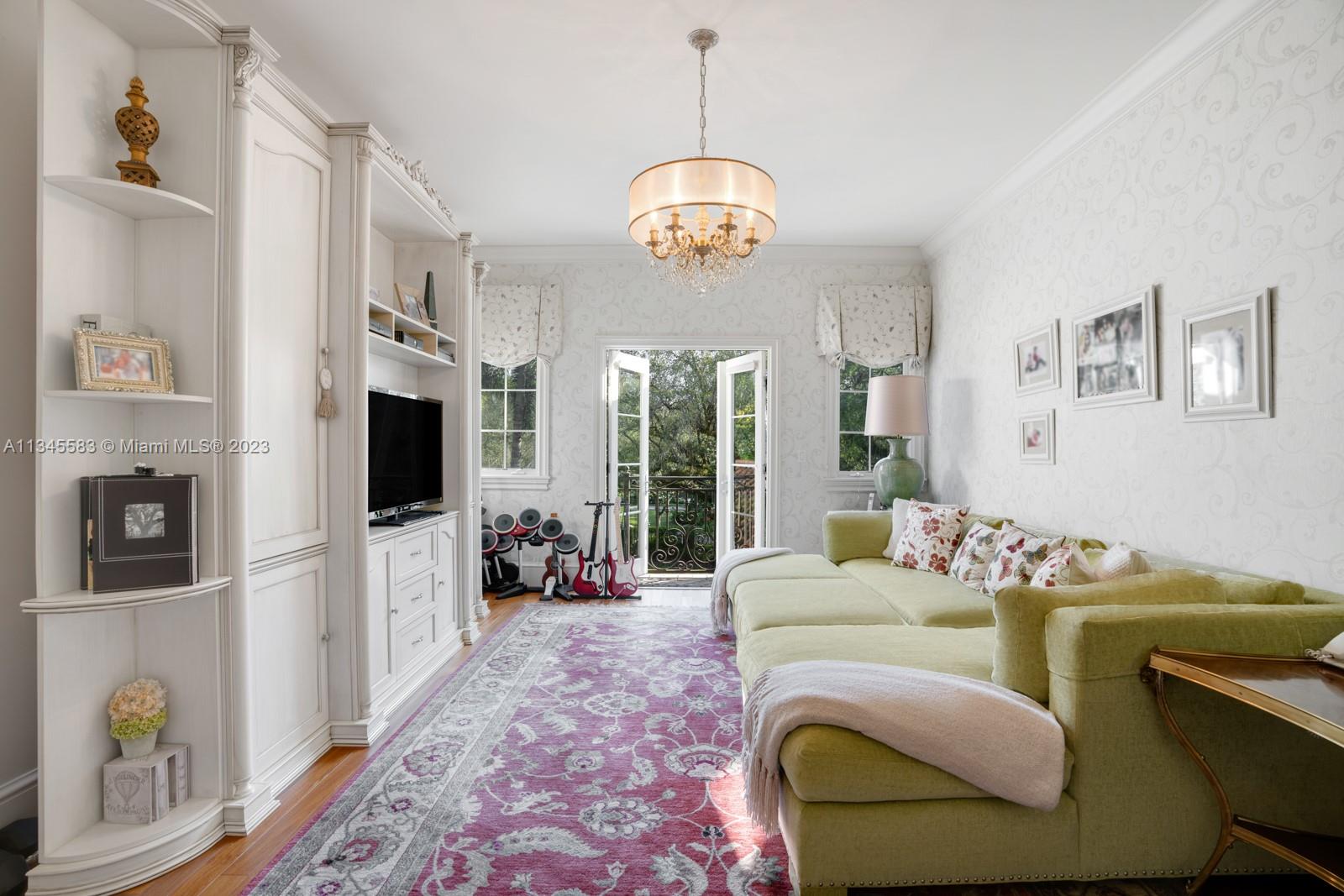 HUTCHINSON SUB - Residential