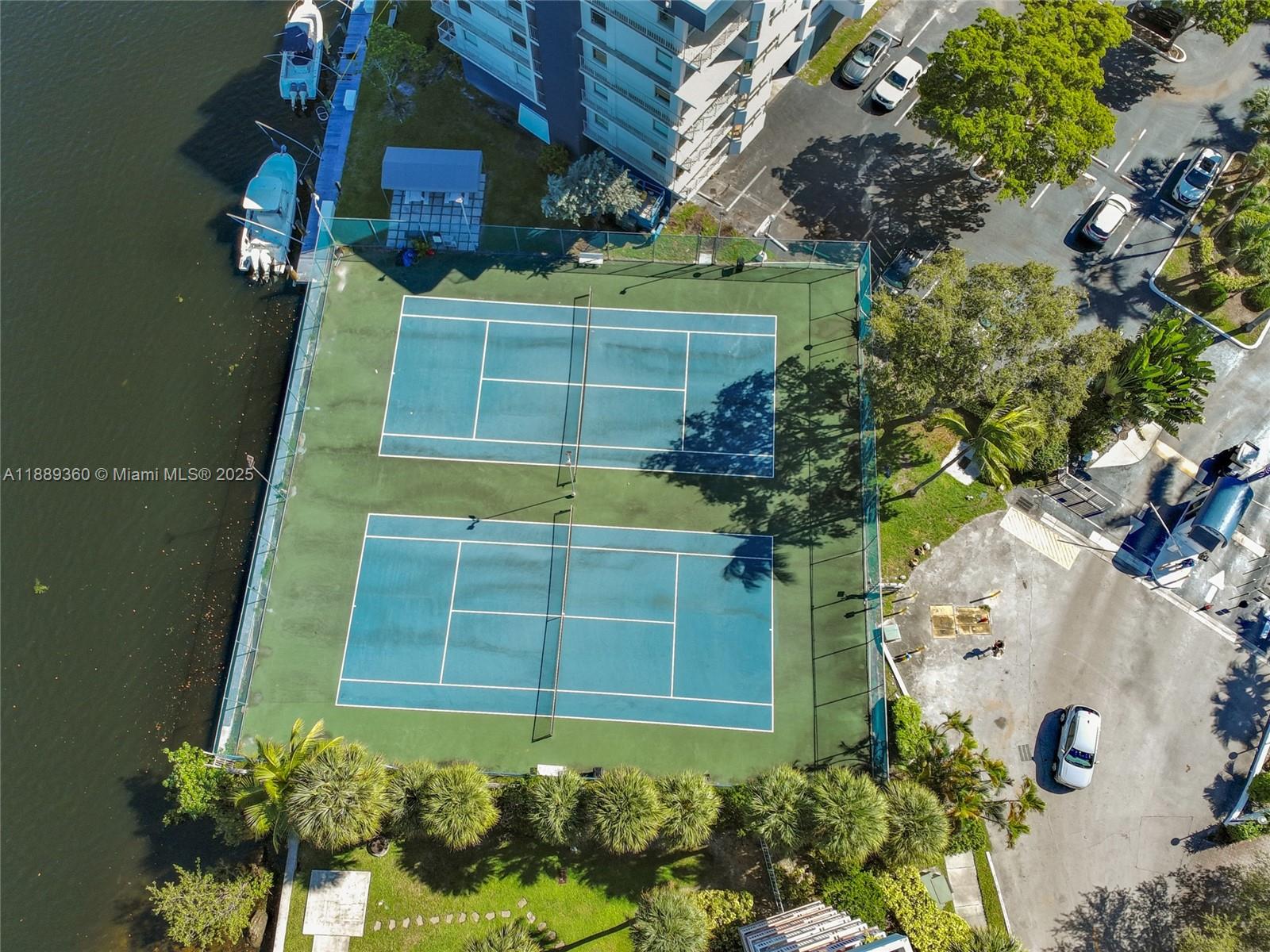 REEF WEST CONDO - Residential