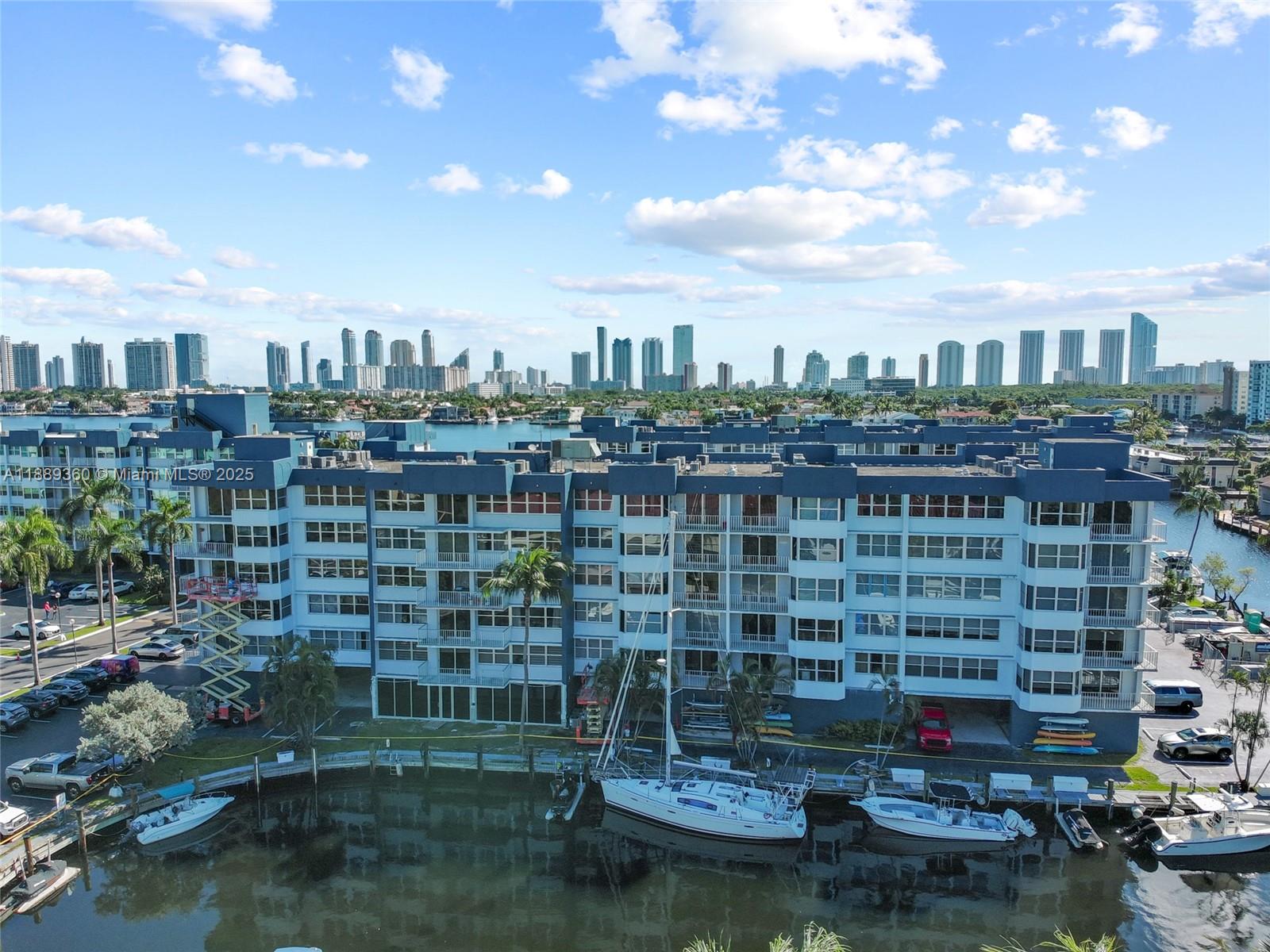 REEF WEST CONDO - Residential