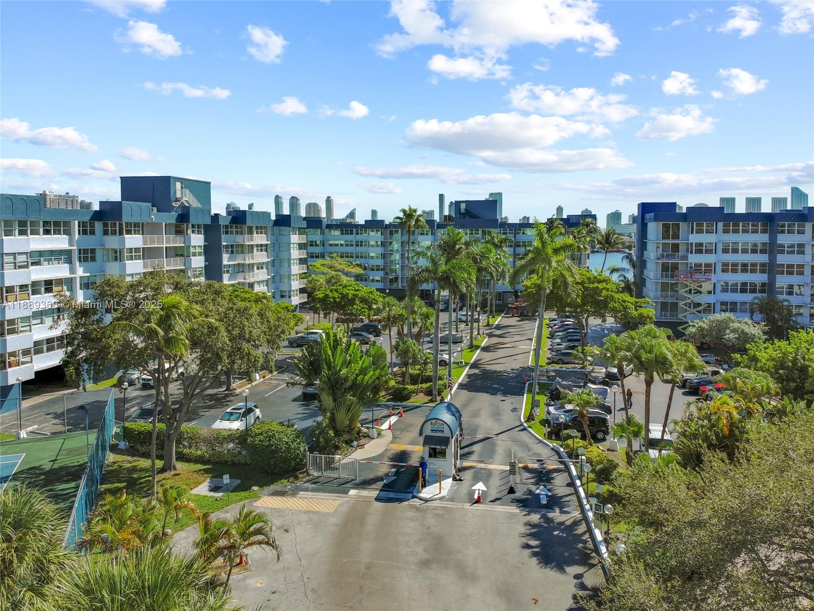 REEF WEST CONDO - Residential
