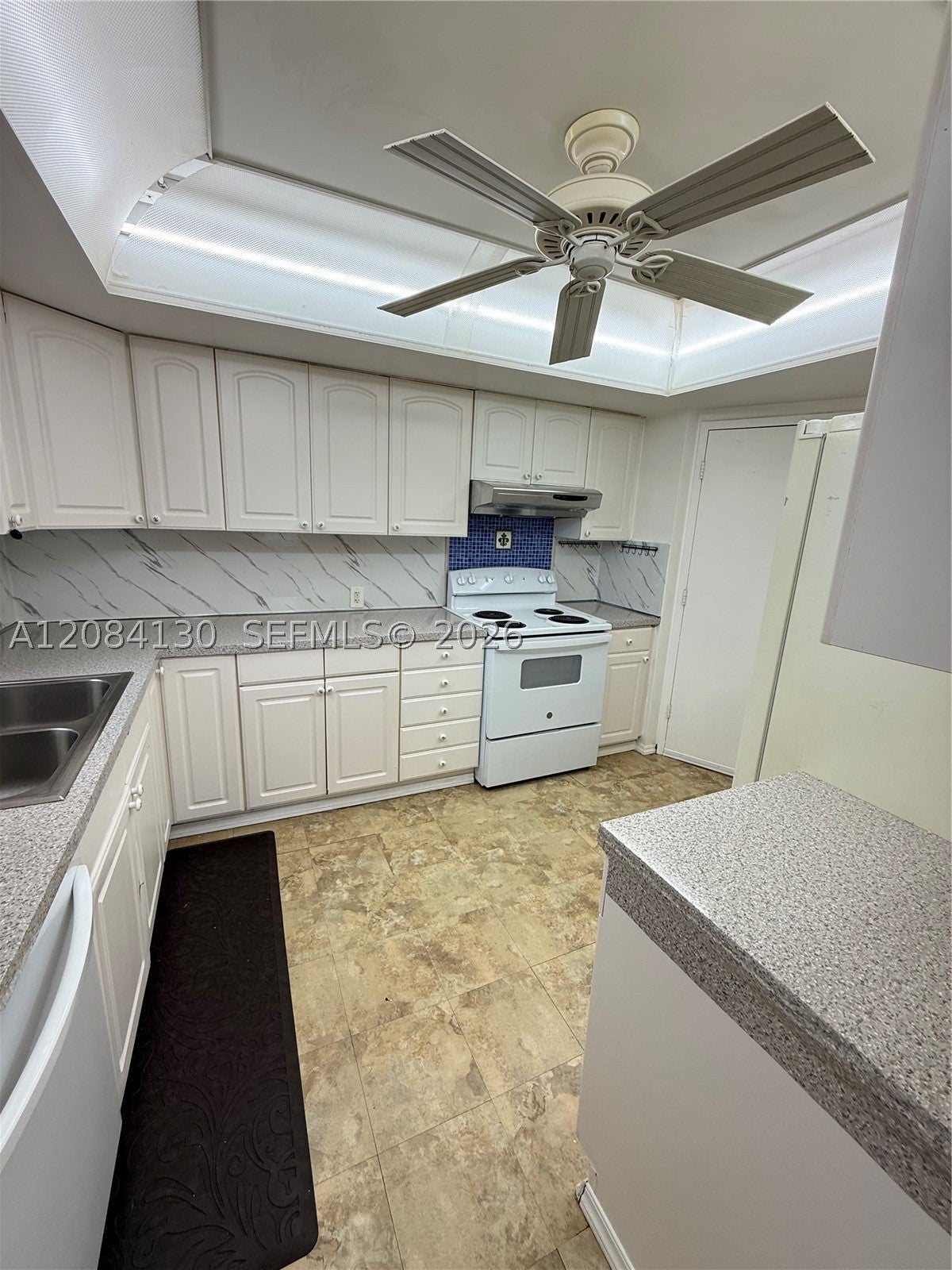 1351 NE Miami Gardens Dr 1425E