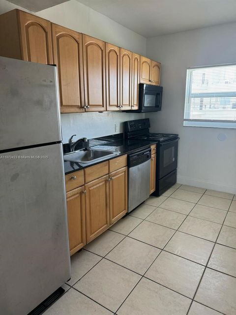 7207 Bay Dr 6 Miami Beach FL 33141