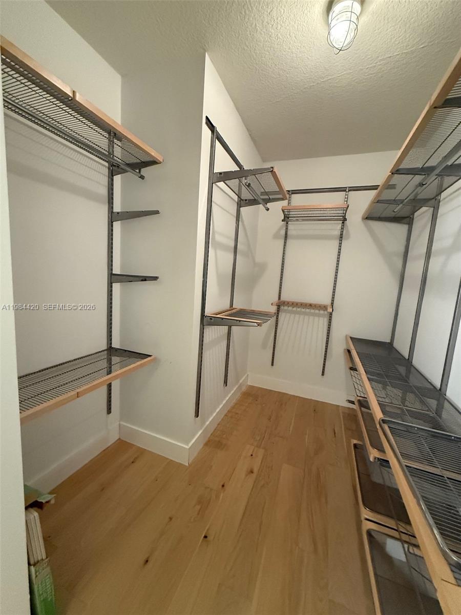 BRICKELL ON THE RIVER N T - Residential