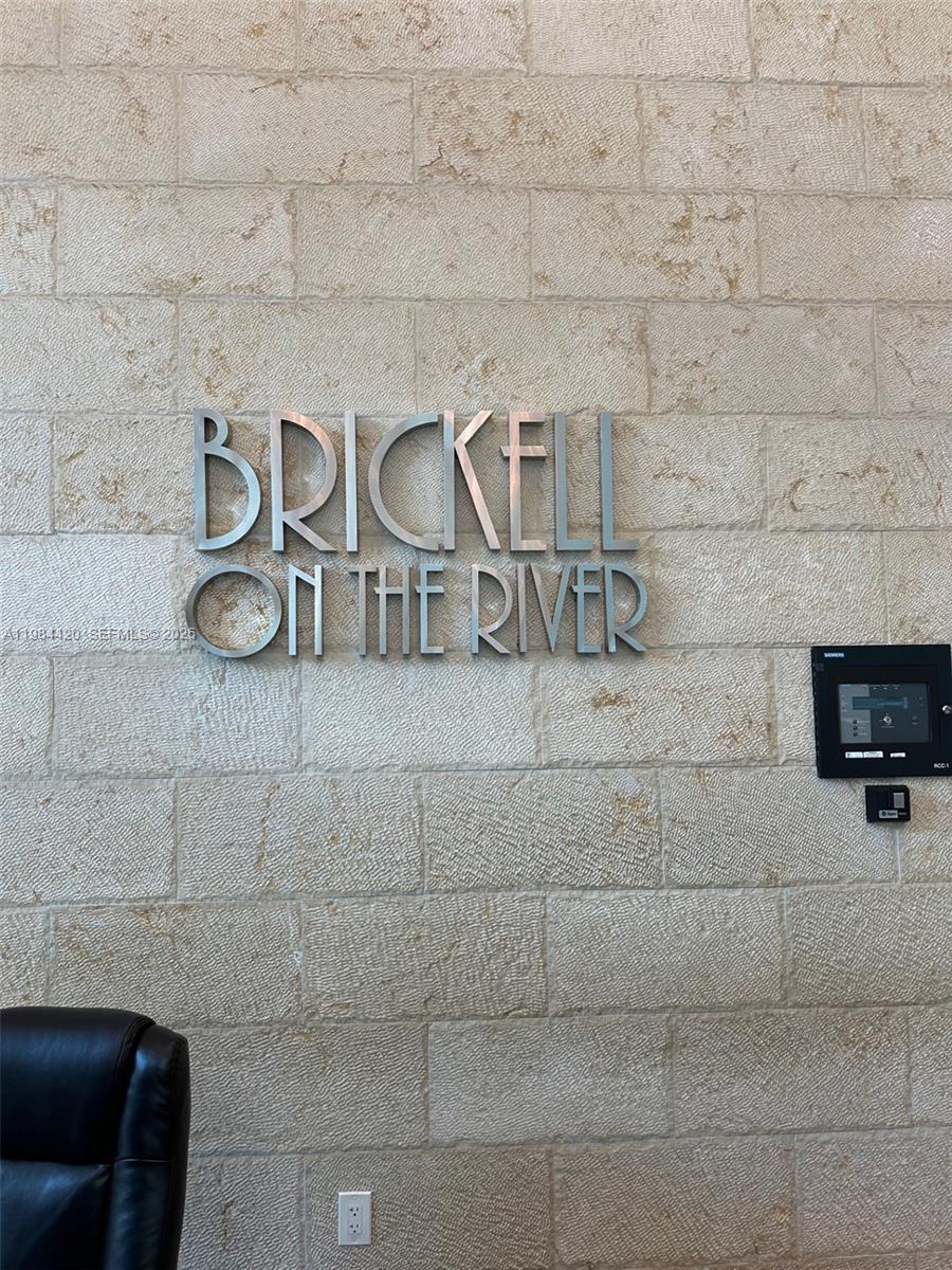 BRICKELL ON THE RIVER N T - Residential