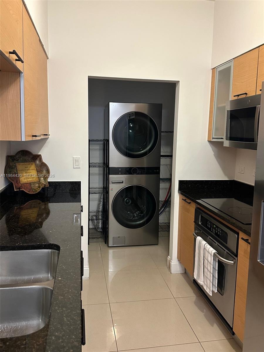 BRICKELL ON THE RIVER N T - Residential