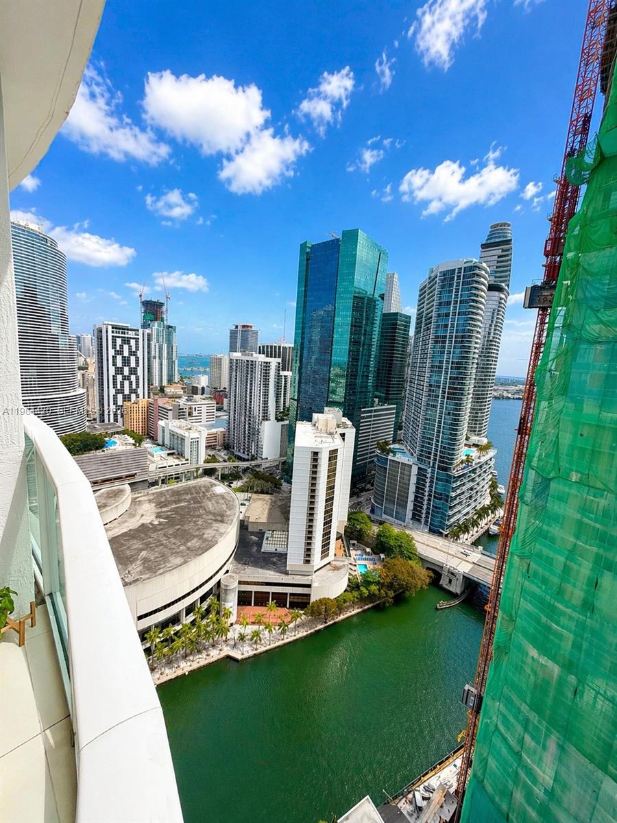 BRICKELL ON THE RIVER N T - Residential