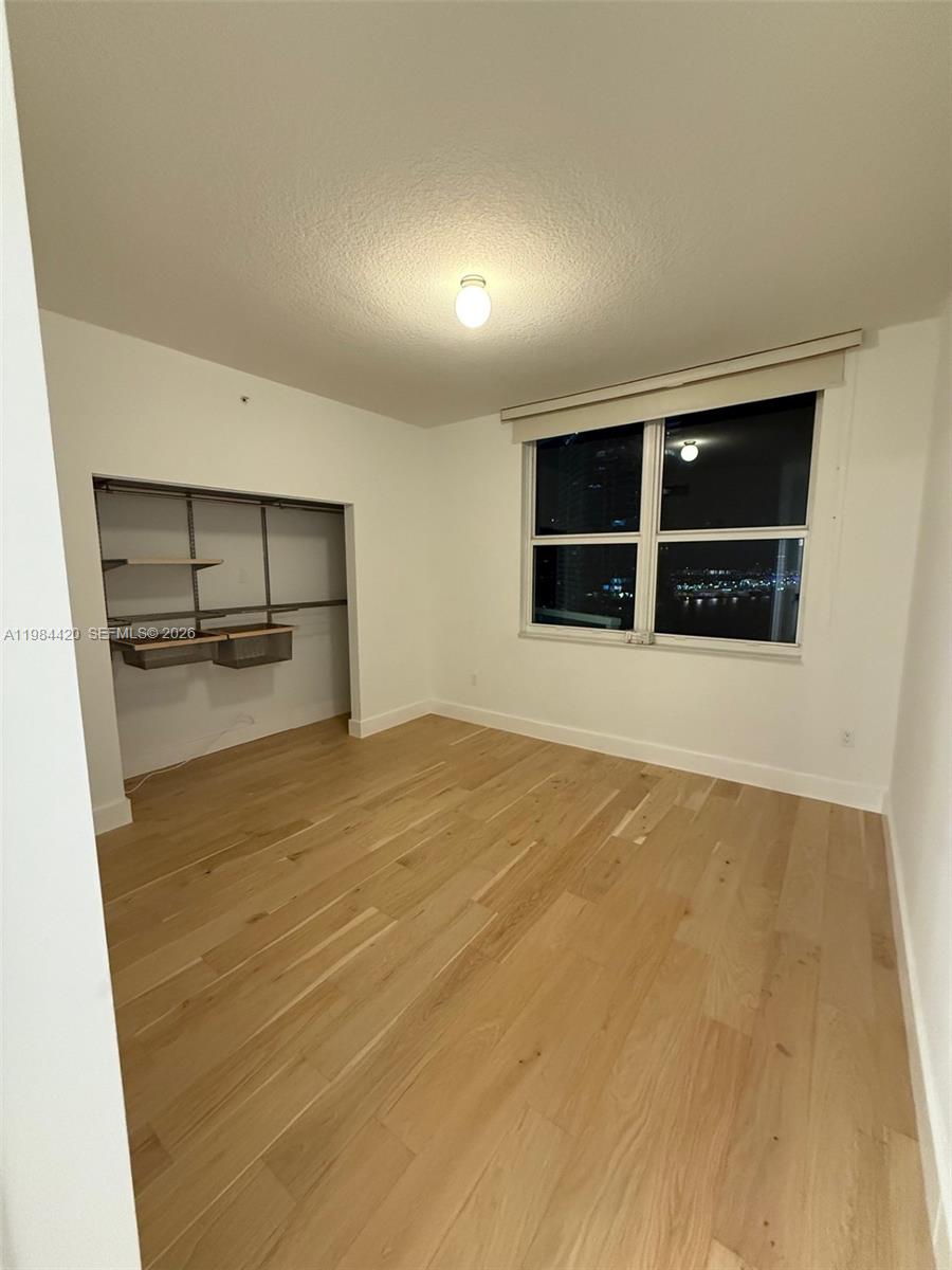 BRICKELL ON THE RIVER N T - Residential