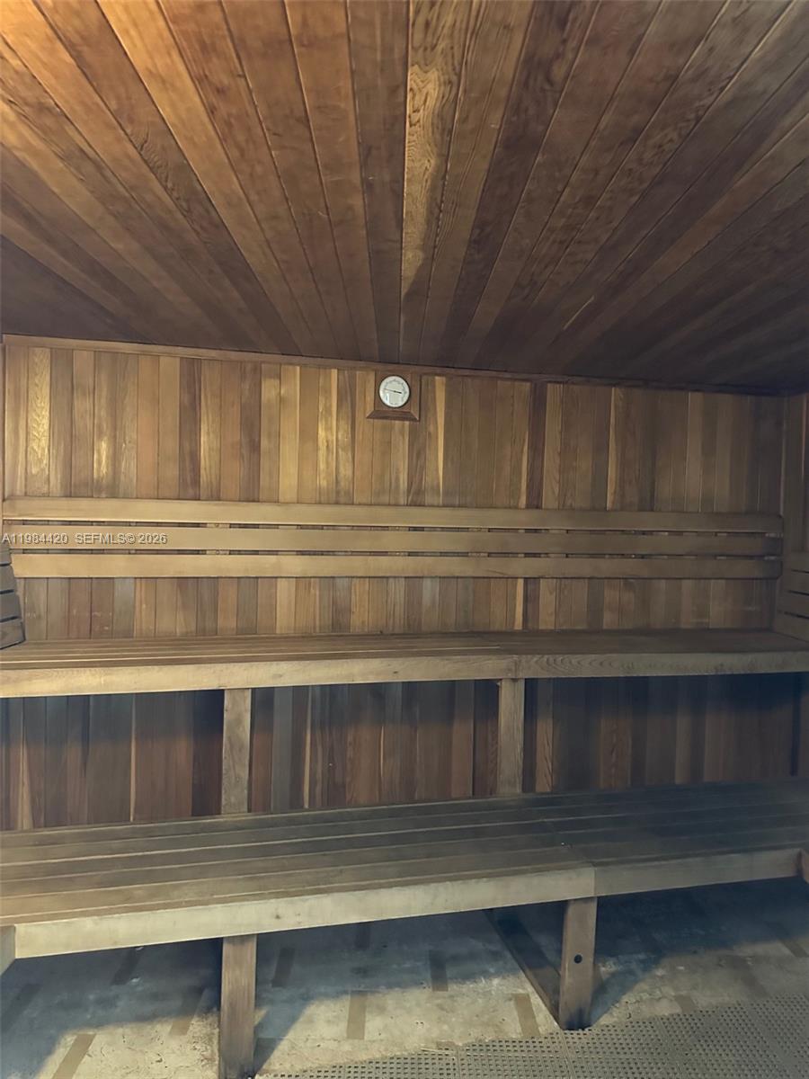 BRICKELL ON THE RIVER N T - Residential