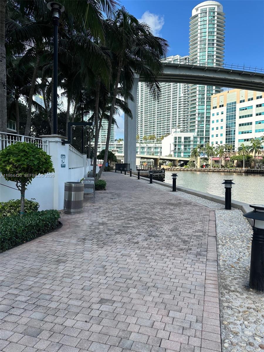 BRICKELL ON THE RIVER N T - Residential