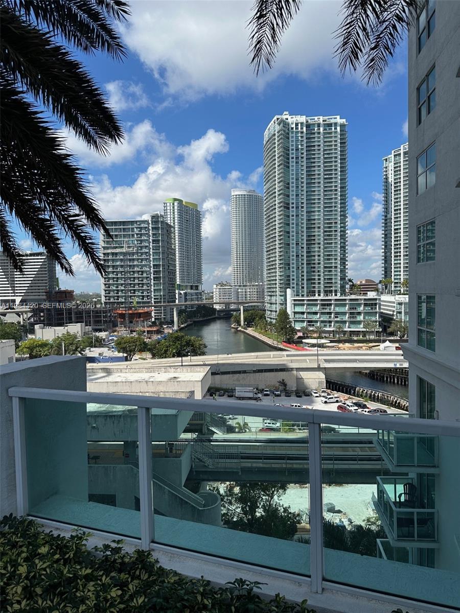 BRICKELL ON THE RIVER N T - Residential