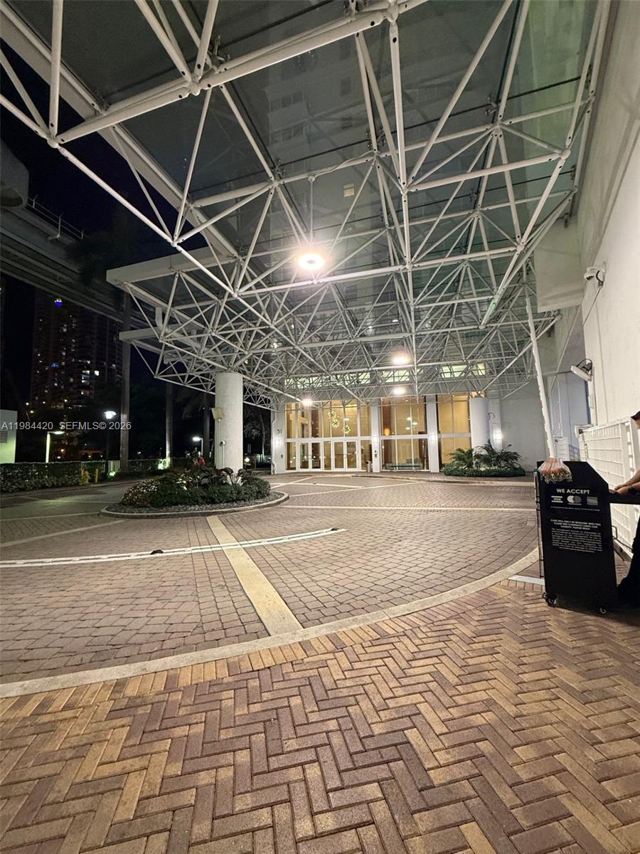 BRICKELL ON THE RIVER N T - Residential