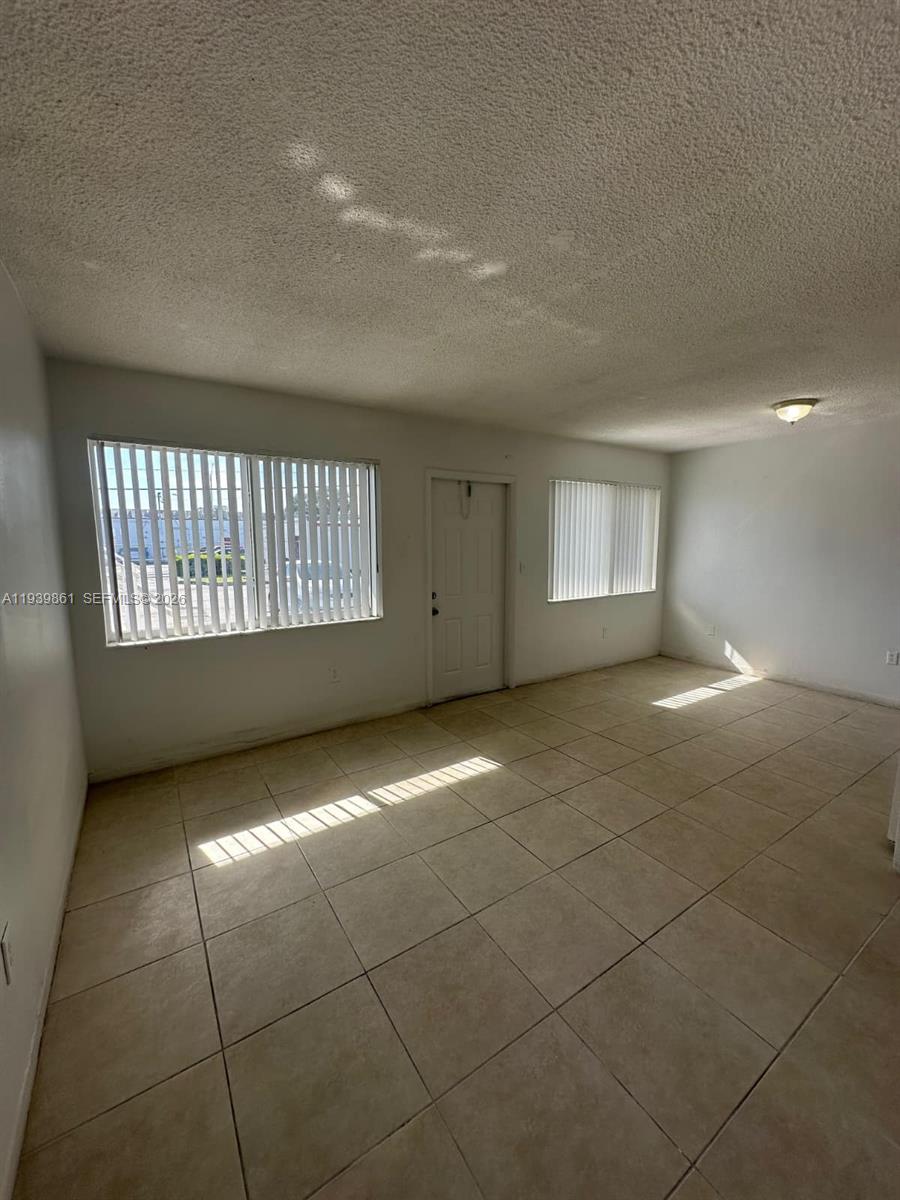 BOULEVARD GARDENS 28-6B - Residential Lease