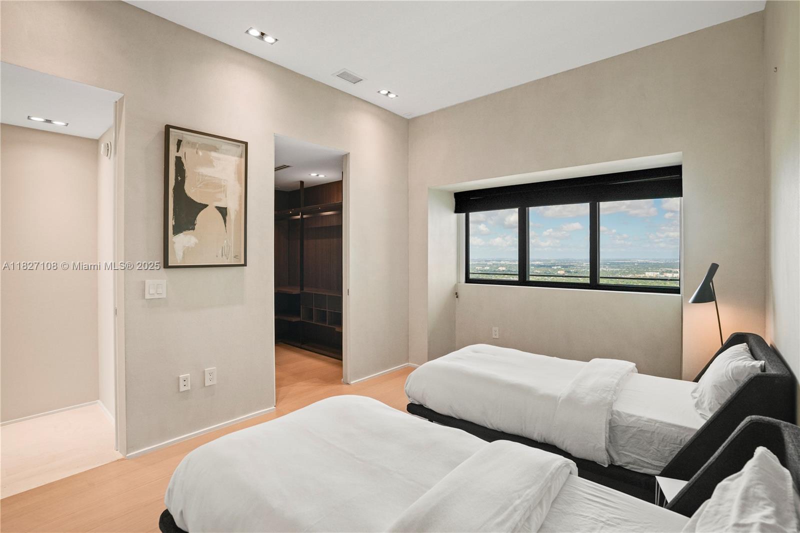 PARAISO BAY CONDO - Residential Lease