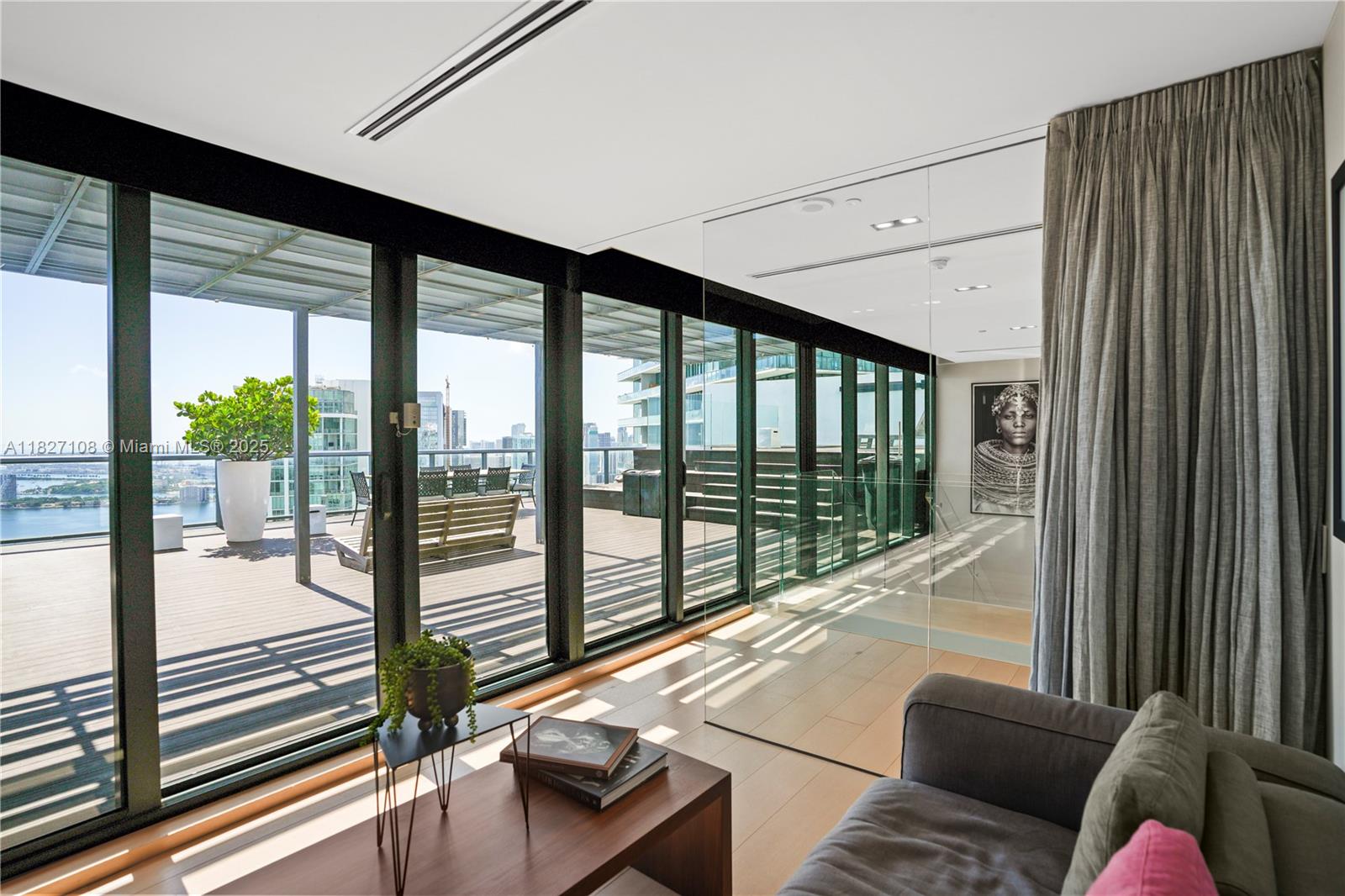 PARAISO BAY CONDO - Residential Lease