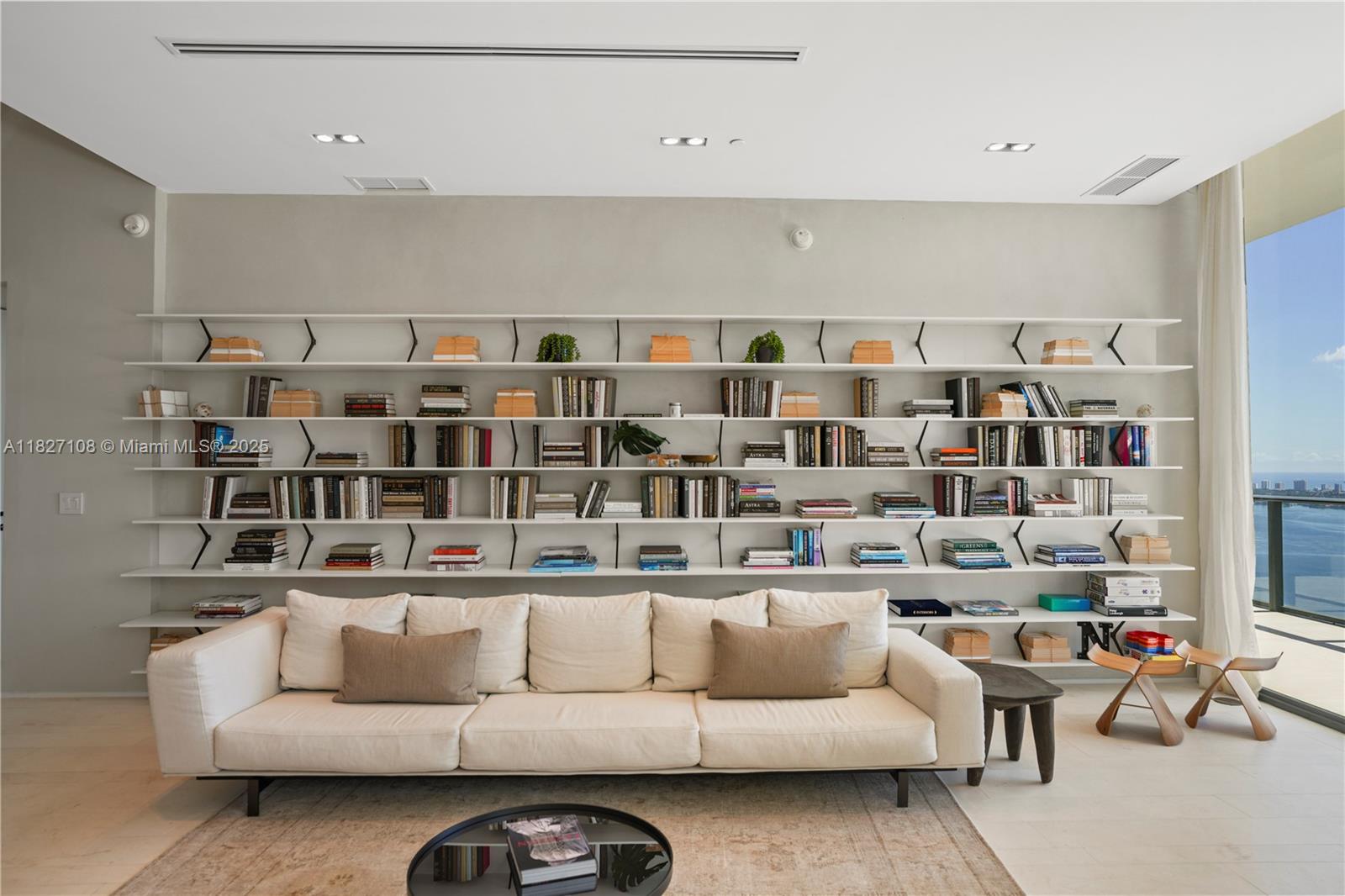 PARAISO BAY CONDO - Residential Lease