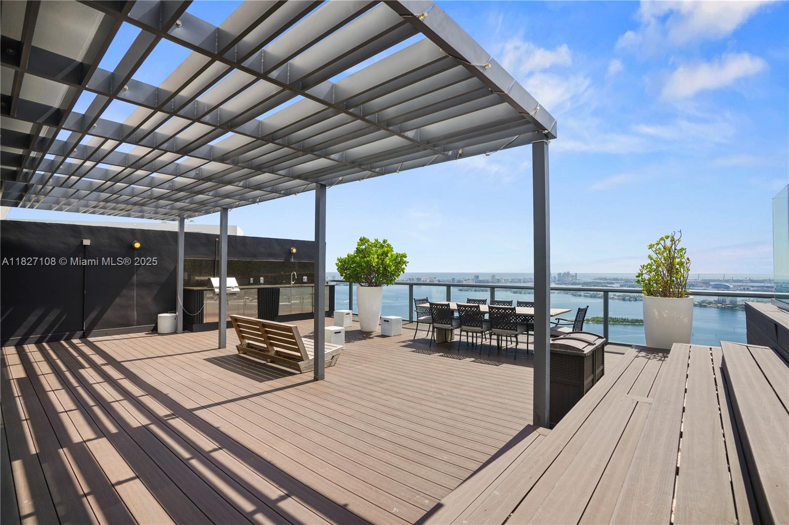 PARAISO BAY CONDO - Residential Lease