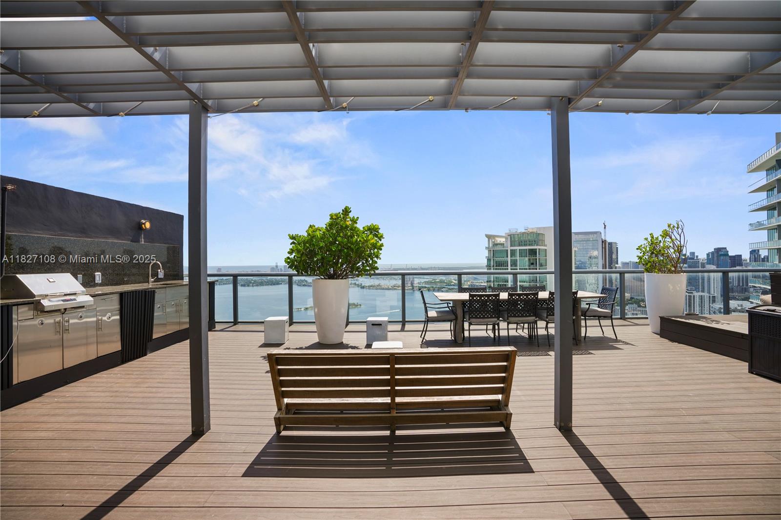 PARAISO BAY CONDO - Residential Lease